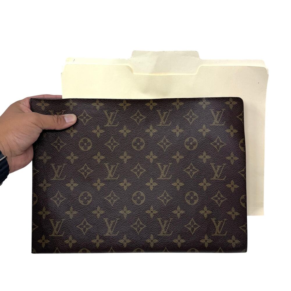 Louis Vuitton Offert Par Portfolio Clutch - Picture 15 of 16